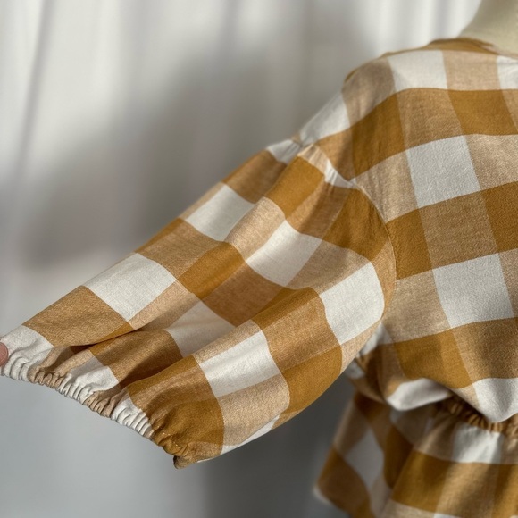 Who What Wear Plus Size Balloon Elbow Sleeve Popover Blouse (450) - Picture 6 of 14